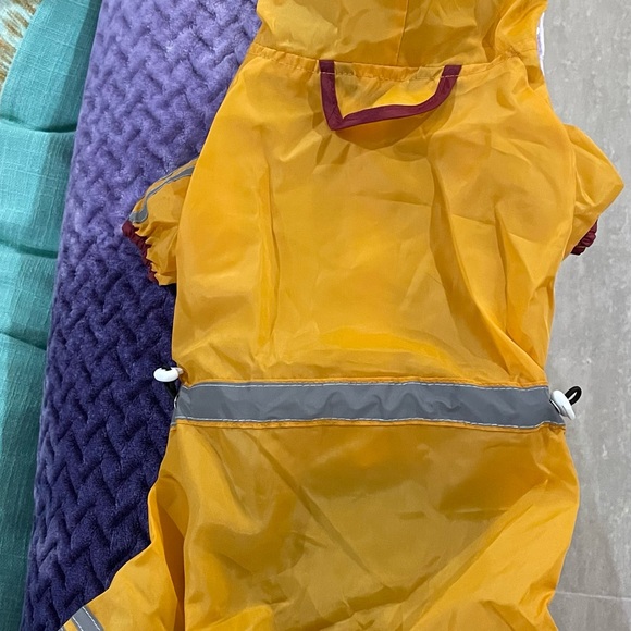 Raincoat for small dog - Picture 2 of 2